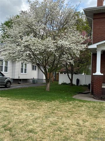 842 Lewis Avenue, Wood River, IL 62095