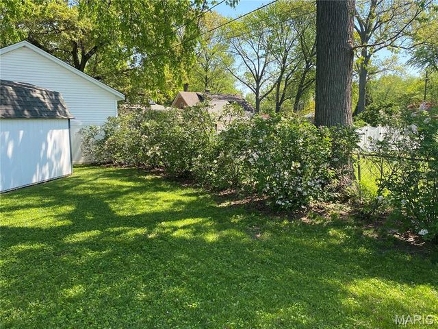842 Lewis Avenue, Wood River, IL 62095