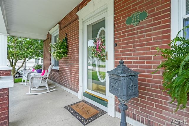 842 Lewis Avenue, Wood River, IL 62095