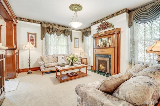842 Lewis Avenue, Wood River, IL 62095