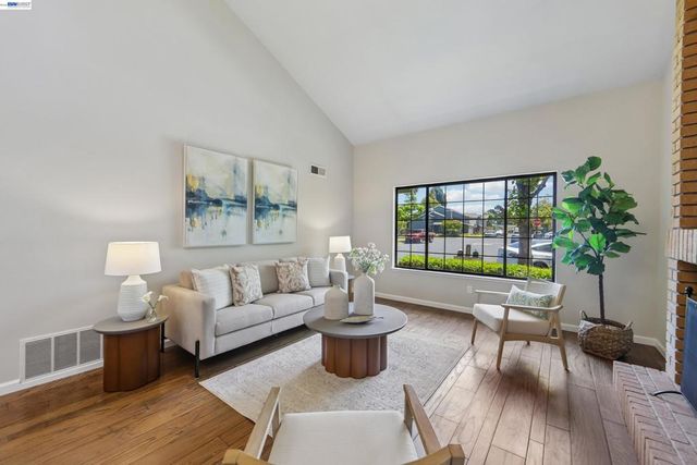 63 Sea Brg, Alameda, CA 94502