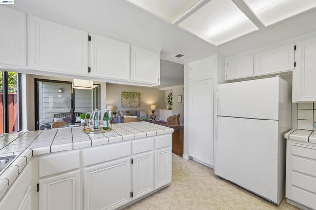 63 Sea Brg, Alameda, CA 94502
