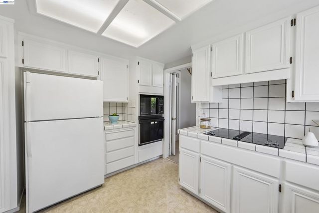 63 Sea Brg, Alameda, CA 94502