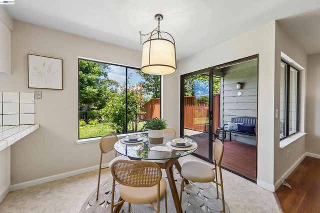63 Sea Brg, Alameda, CA 94502