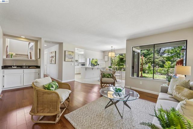 63 Sea Brg, Alameda, CA 94502