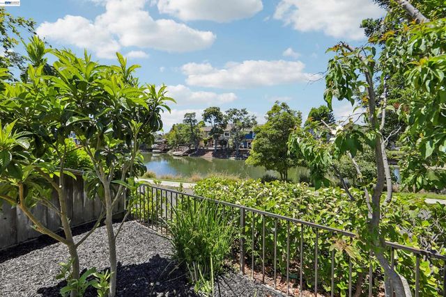 63 Sea Brg, Alameda, CA 94502