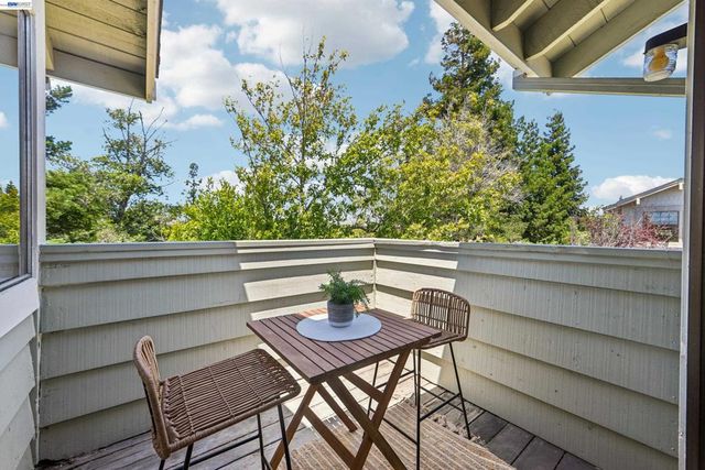 63 Sea Brg, Alameda, CA 94502