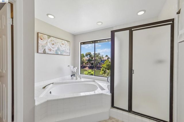 63 Sea Brg, Alameda, CA 94502