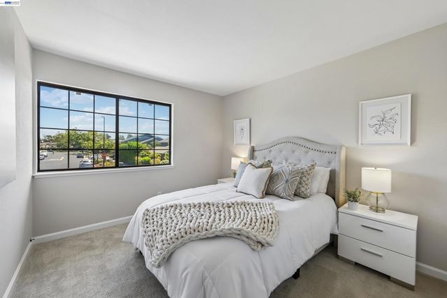 63 Sea Brg, Alameda, CA 94502