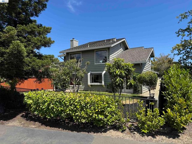 63 Sea Brg, Alameda, CA 94502
