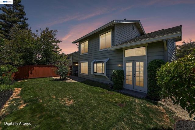 63 Sea Brg, Alameda, CA 94502