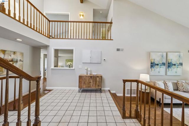 63 Sea Brg, Alameda, CA 94502