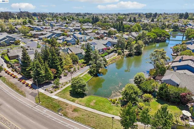 63 Sea Brg, Alameda, CA 94502