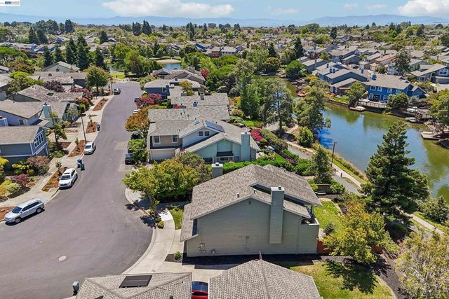 63 Sea Brg, Alameda, CA 94502