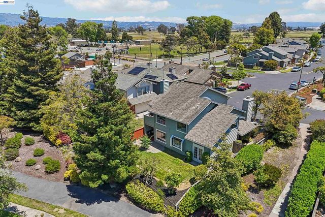 63 Sea Brg, Alameda, CA 94502