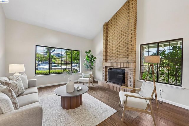 63 Sea Brg, Alameda, CA 94502