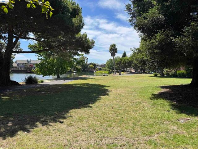 63 Sea Brg, Alameda, CA 94502