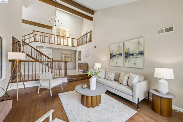 63 Sea Brg, Alameda, CA 94502