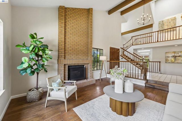 63 Sea Brg, Alameda, CA 94502