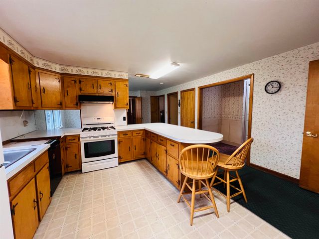 69 York Street, Lyndon, VT 05851