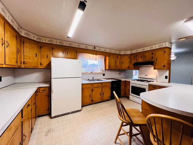 69 York Street, Lyndon, VT 05851