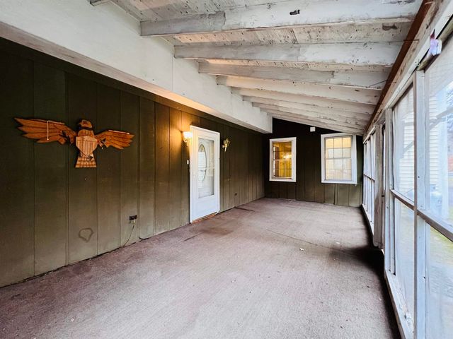 69 York Street, Lyndon, VT 05851