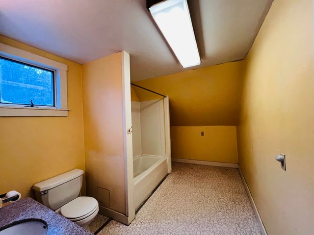 69 York Street, Lyndon, VT 05851