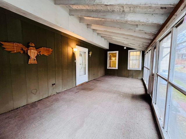 69 York Street, Lyndon, VT 05851