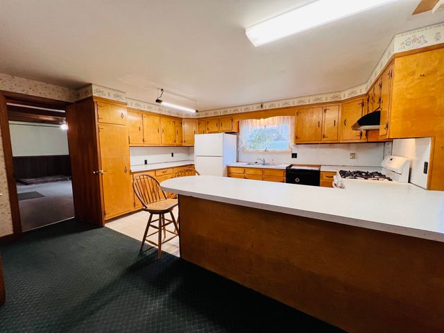 69 York Street, Lyndon, VT 05851