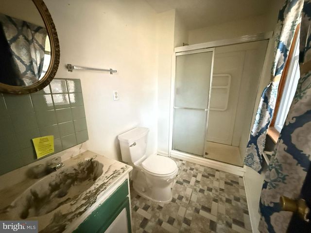 82 BROAD RUN RD, Bentonville, VA 22610