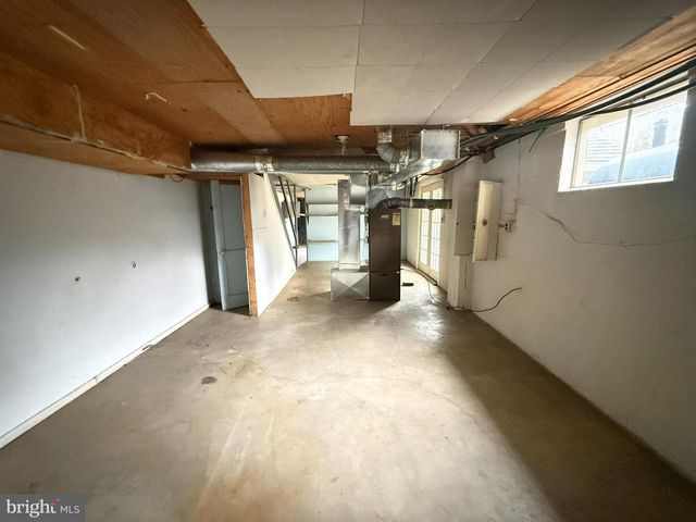 82 BROAD RUN RD, Bentonville, VA 22610