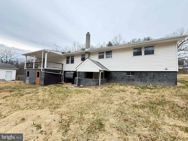 82 BROAD RUN RD, Bentonville, VA 22610