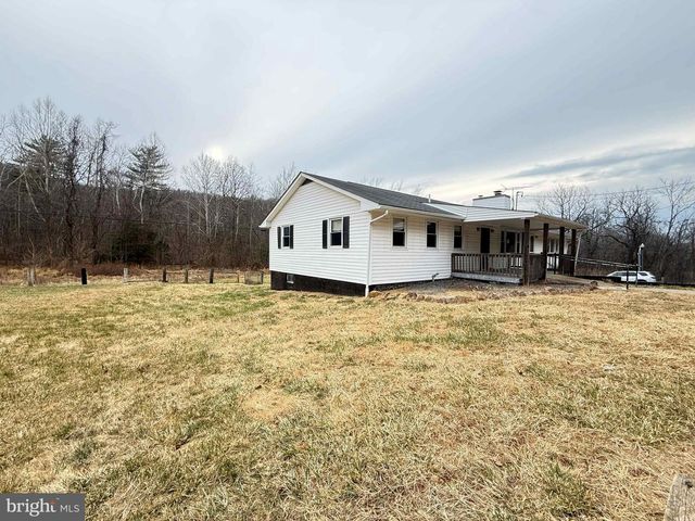 82 BROAD RUN RD, Bentonville, VA 22610