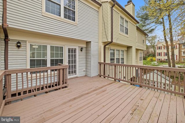 8640 DELLWAY LN, Vienna, VA 22180