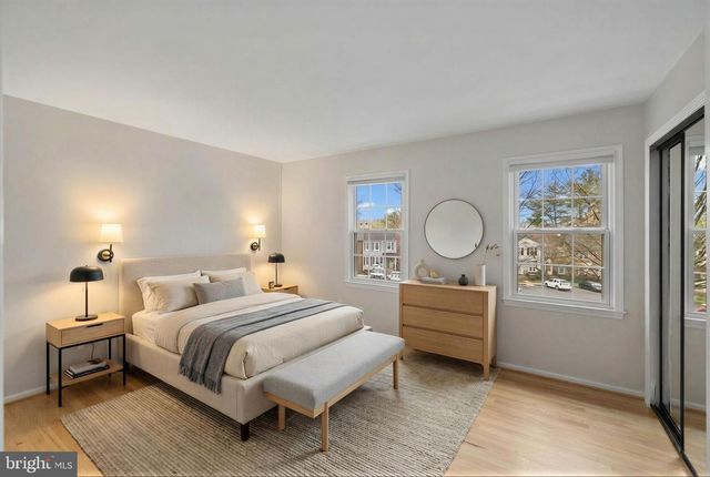 8640 DELLWAY LN, Vienna, VA 22180