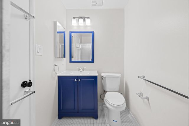 8640 DELLWAY LN, Vienna, VA 22180