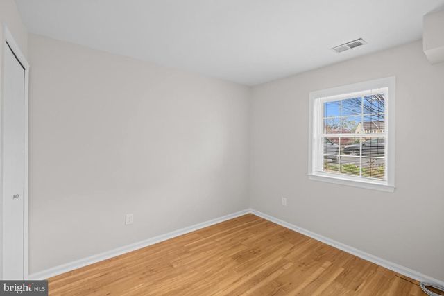 8640 DELLWAY LN, Vienna, VA 22180