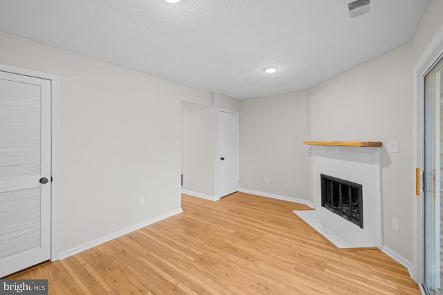 8640 DELLWAY LN, Vienna, VA 22180