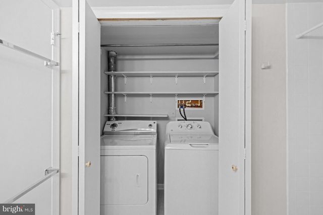 8640 DELLWAY LN, Vienna, VA 22180