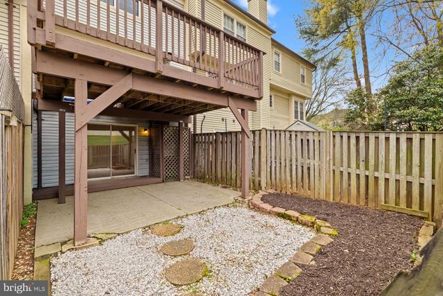 8640 DELLWAY LN, Vienna, VA 22180