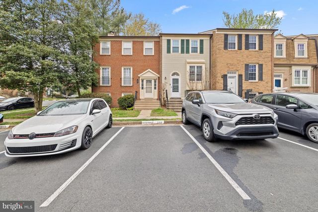 8640 DELLWAY LN, Vienna, VA 22180