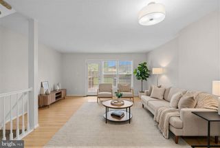 8640 DELLWAY LN, Vienna, VA 22180