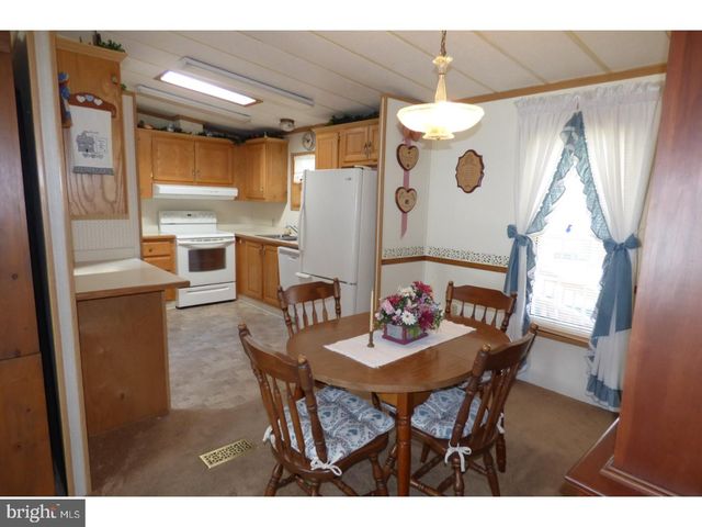 642 BUTTERNUT CT, Red Hill, PA 18076