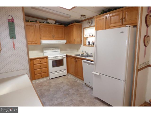 642 BUTTERNUT CT, Red Hill, PA 18076