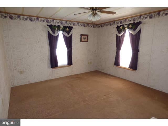 642 BUTTERNUT CT, Red Hill, PA 18076