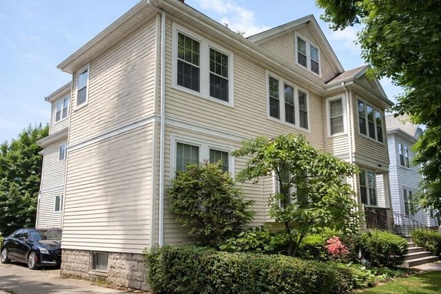 23 Menotomy Rd 1, Arlington, MA 02476