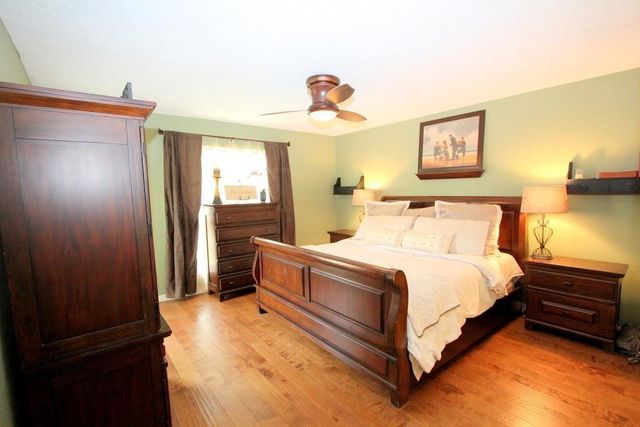 12111 Sturdivant Street, Meadows Place, TX 77477