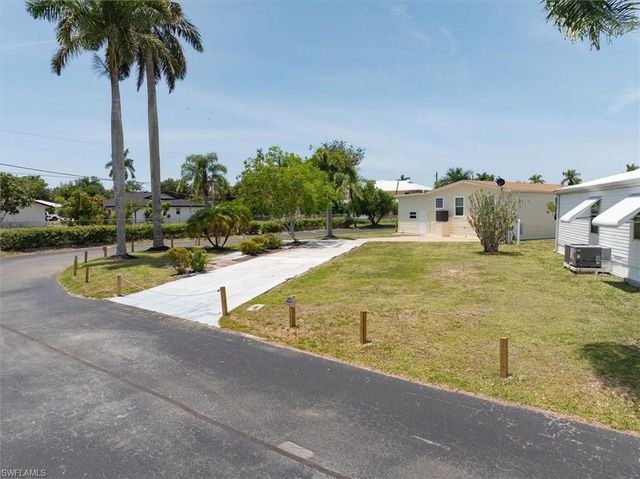 130 Dawn ST, Fort Myers, FL 33908
