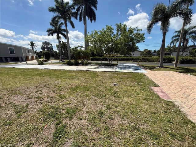 130 Dawn ST, Fort Myers, FL 33908