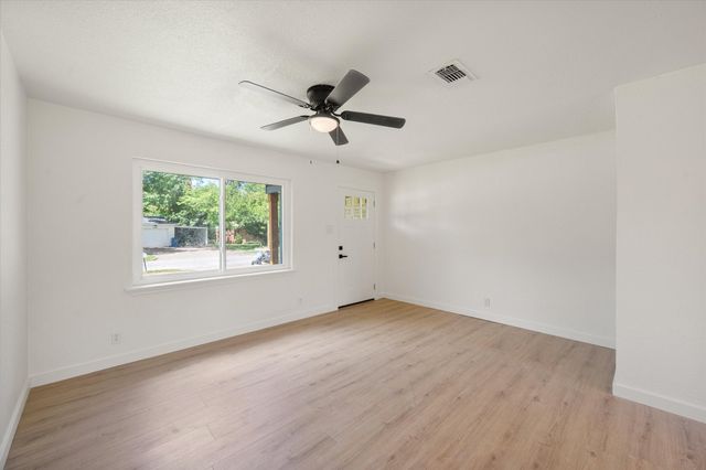 2600 Woodlawn Drive, Ennis, TX 75119